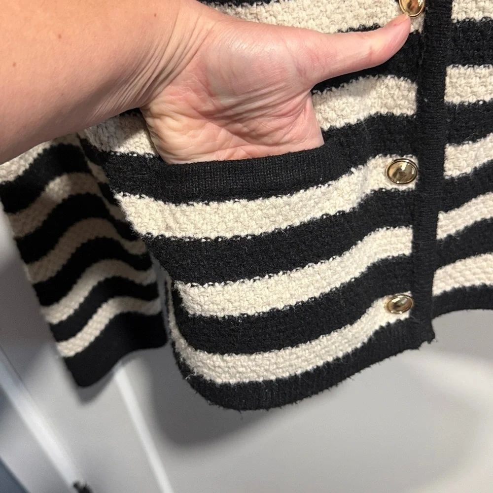 a new day Black and Cream Striped Cardigan Boxy Boucle Medium EUC